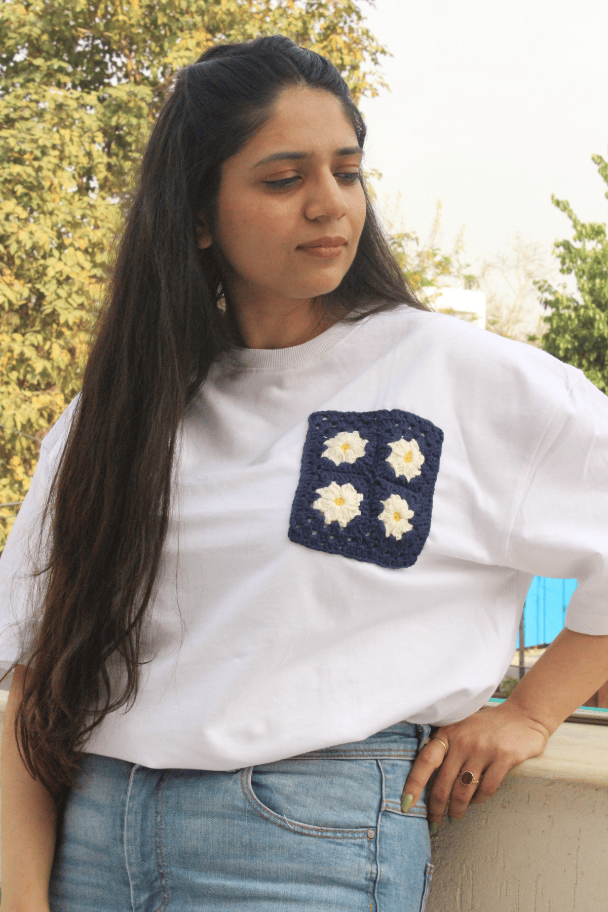 Four flowers-White Crochet Oversize tshirt