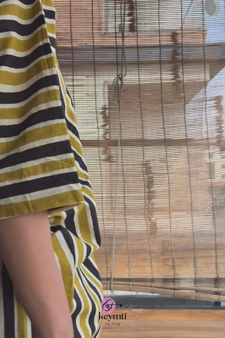 SORA (空) Striped Kaftan Top